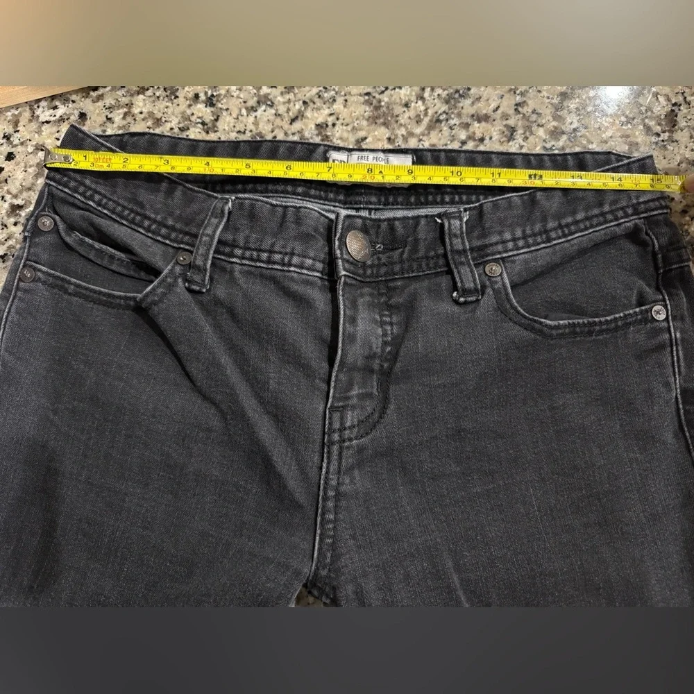 Free People Black distressed Jeans with frayed bottom - Picture 5 of 5